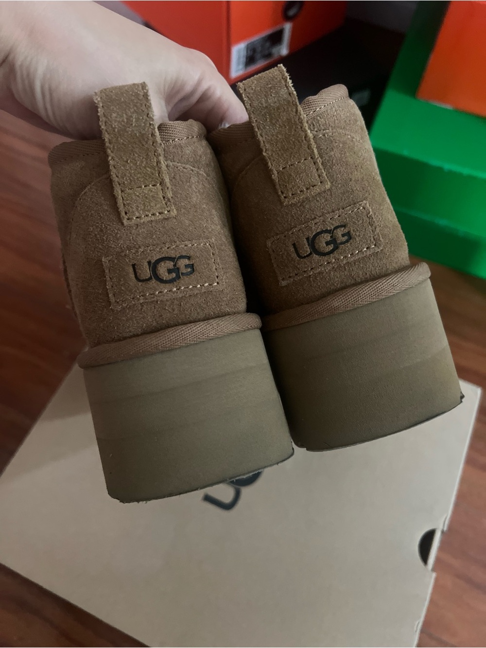 ugg - Picture 6 of 8